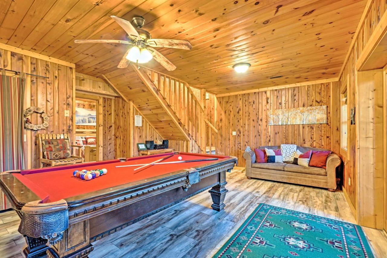 Grin N Bear It Cabin With Hot Tub And Fire Pit! Pigeon Forge Esterno foto