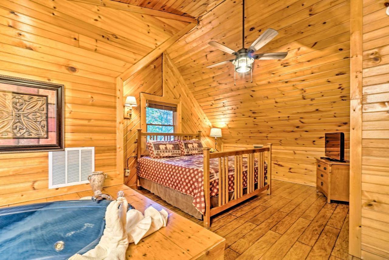 Grin N Bear It Cabin With Hot Tub And Fire Pit! Pigeon Forge Esterno foto