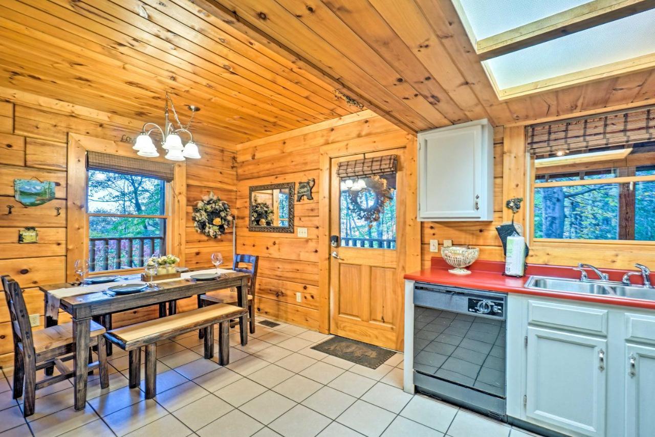 Grin N Bear It Cabin With Hot Tub And Fire Pit! Pigeon Forge Esterno foto