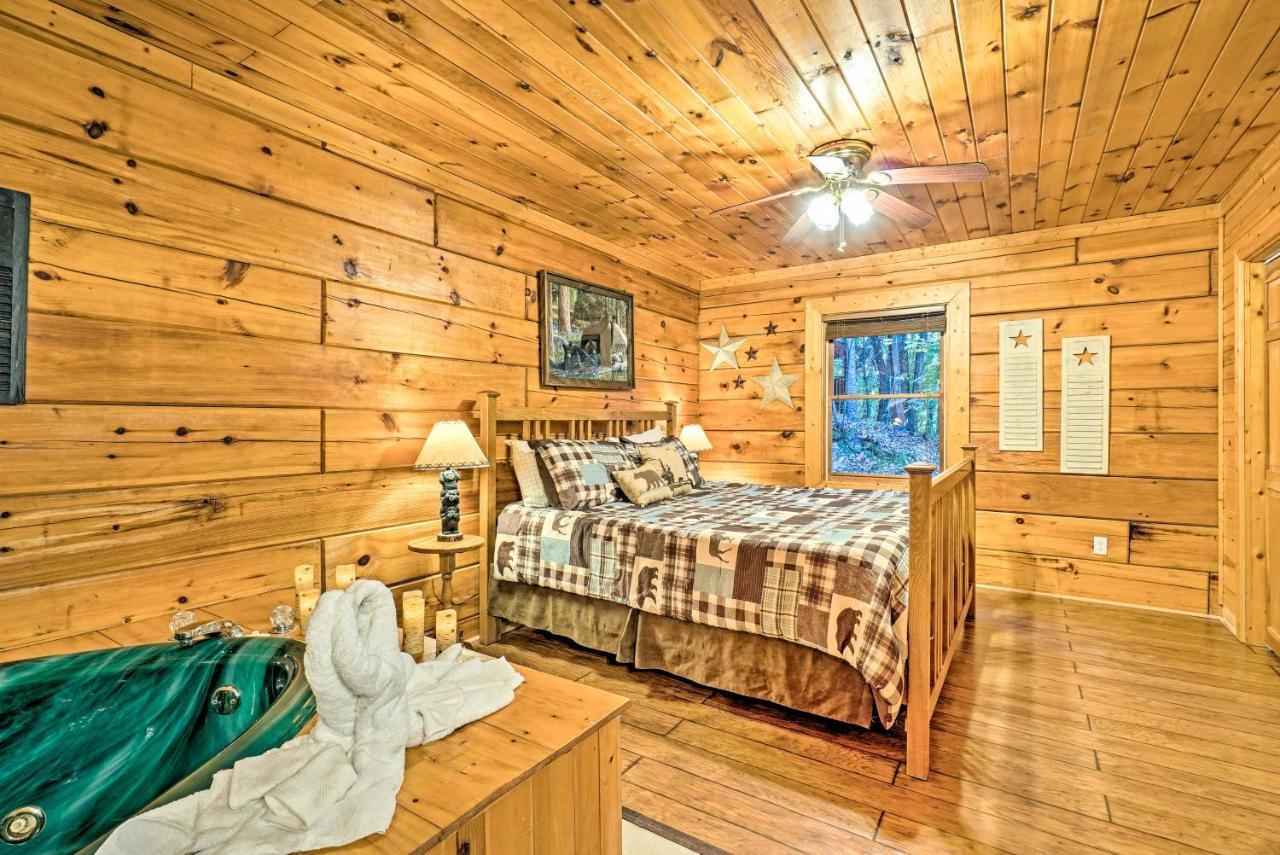 Grin N Bear It Cabin With Hot Tub And Fire Pit! Pigeon Forge Esterno foto