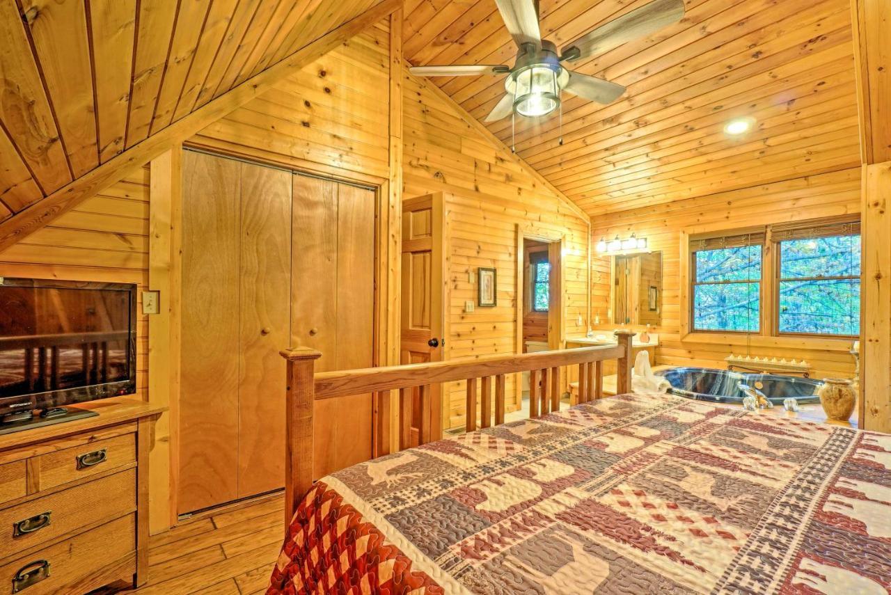 Grin N Bear It Cabin With Hot Tub And Fire Pit! Pigeon Forge Esterno foto