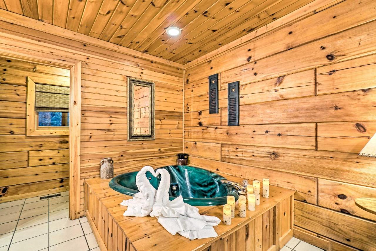 Grin N Bear It Cabin With Hot Tub And Fire Pit! Pigeon Forge Esterno foto