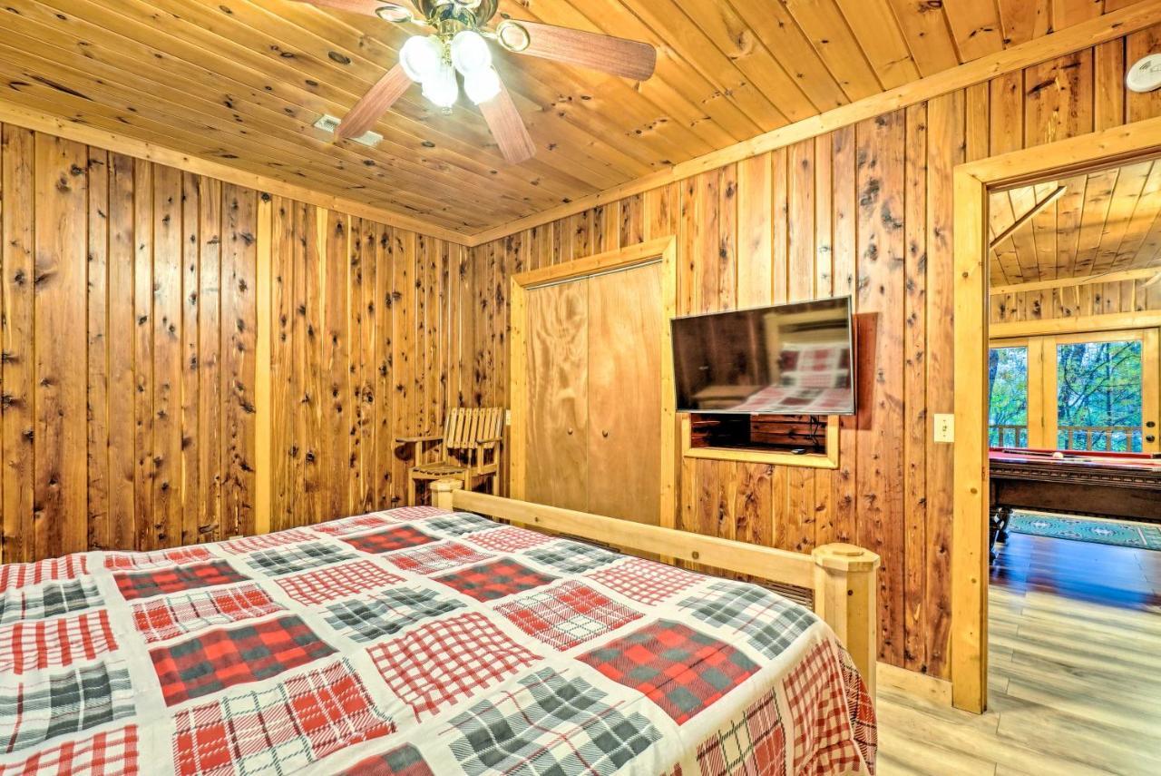 Grin N Bear It Cabin With Hot Tub And Fire Pit! Pigeon Forge Esterno foto