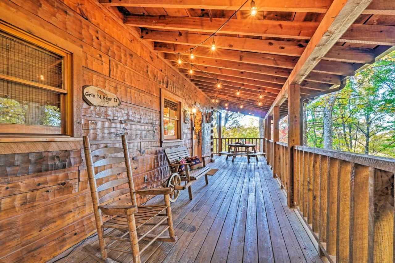 Grin N Bear It Cabin With Hot Tub And Fire Pit! Pigeon Forge Esterno foto